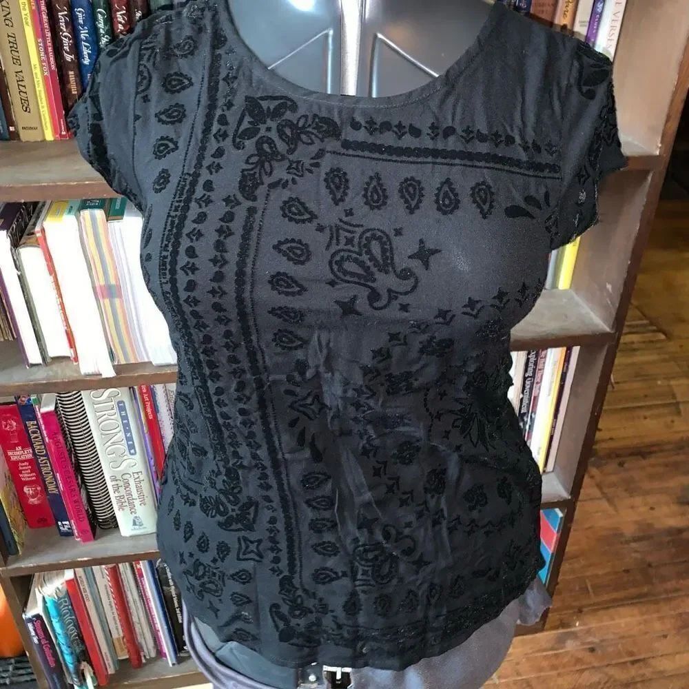Desigual black velvet elegant open back S blouse